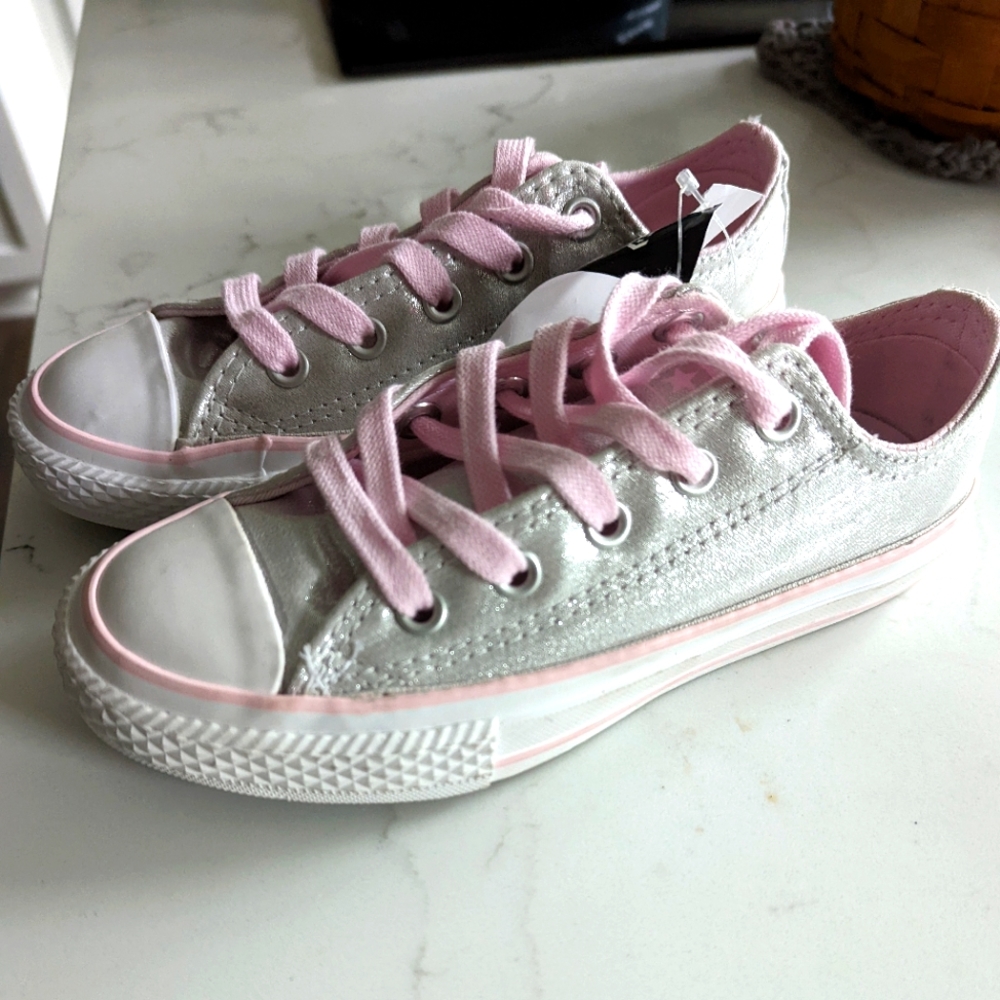 Kids converse-Size 12, sparkle/pink, never been worn